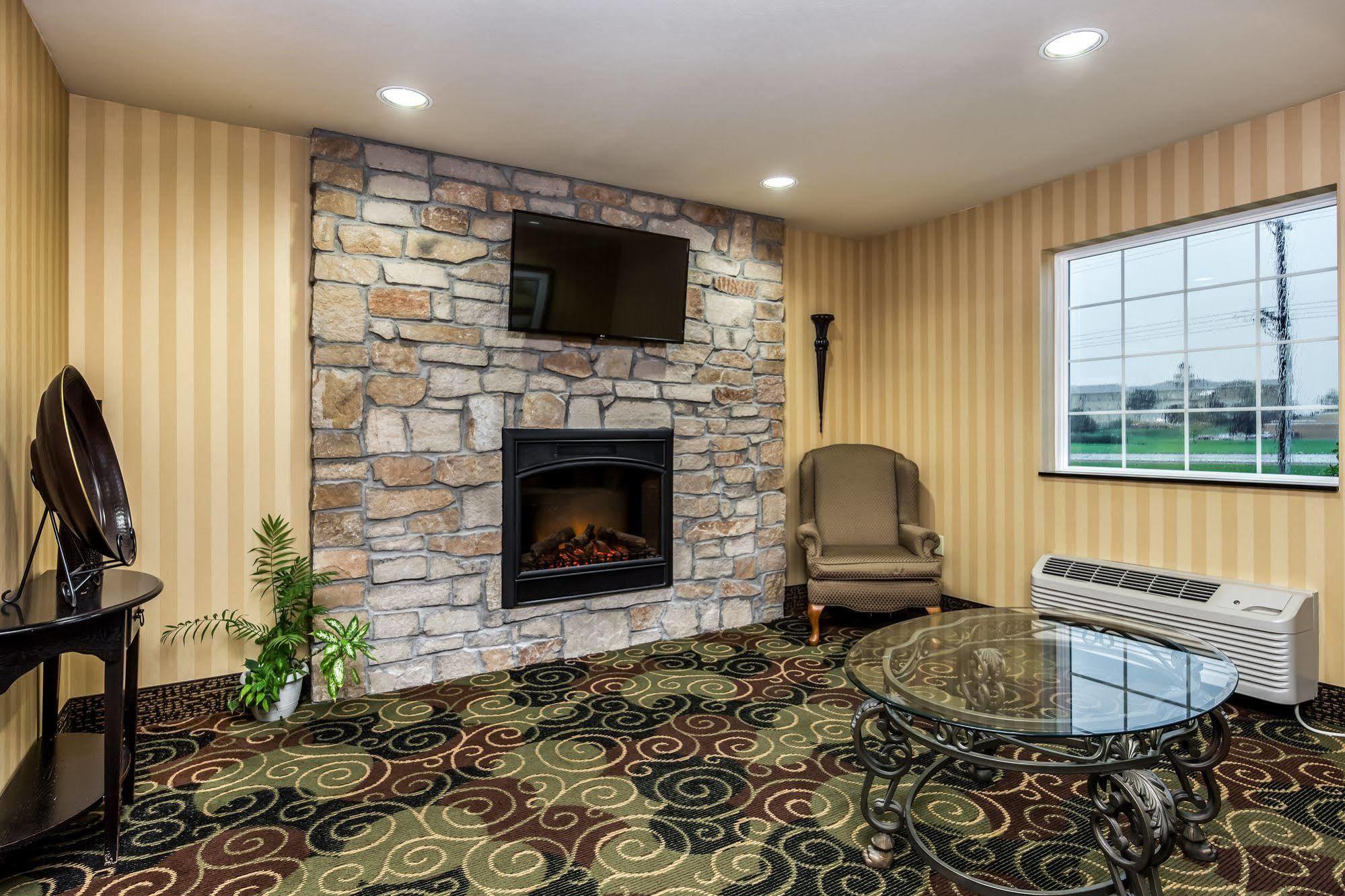Cobblestone Inn & Suites - Vinton, Ia Zewnętrze zdjęcie