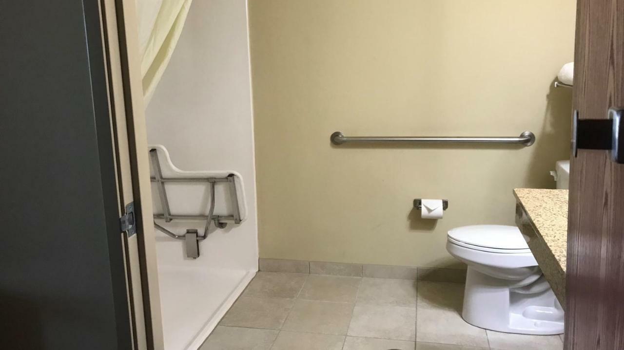 Cobblestone Inn & Suites - Vinton, Ia Zewnętrze zdjęcie